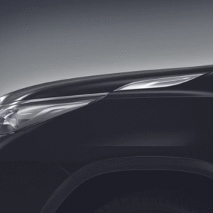 EMBELLECEDOR CROMADO LATERAL DE CAPÓ